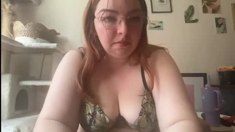 Snapshot of curvycate127 chatting on March 2026 07:06:02 PM Cate online show from March 2026 07:06:02 PM