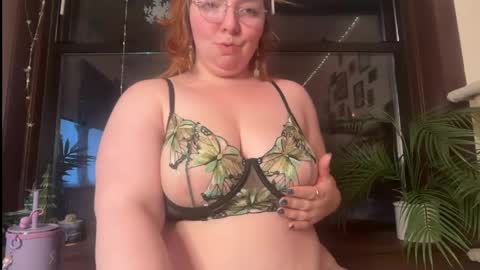 Snapshot of curvycate127 chatting on March 2026 04:50:01 AM Cate online show from March 2026 04:50:01 AM