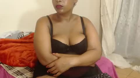 Snapshot of curvycutiexx94 chatting on February 2025 09:38:02 PM curvycutiexx94 online show from February 2025 09:38:02 PM
