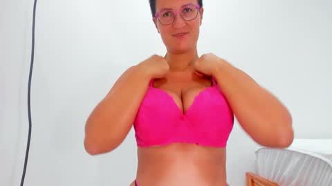 Snapshot of curvyjules69 chatting on October 2025 12:02:02 PM CurvyJules online show from October 2025 12:02:02 PM
