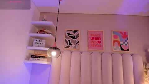 Amber  online show from October 2025 07:36:02 PM