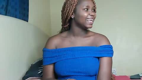 Snapshot of cute_beb2 chatting on January 2025 12:13:01 PM V EE online show from January 2025 12:13:01 PM