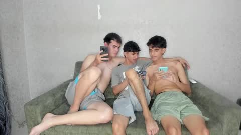 Snapshot of cute_boys18 chatting on May 2026 07:31:02 PM ARTURO-18 MATIAS-18 NIKOLAY-19 HADES-18 GABO-19 online show from May 2026 07:31:02 PM