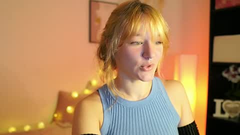 Snapshot of cute_brutality chatting on November 2025 01:15:02 PM Coco online show from November 2025 01:15:02 PM