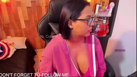    Independent Model online show from October 2025 11:24:02 PM