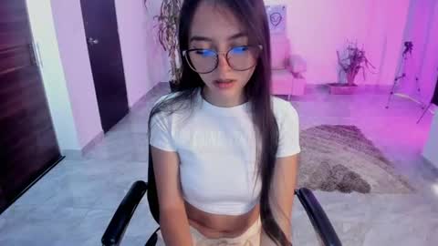 Snapshot of cute_fox_1 chatting on July 2026 01:41:02 PM Bella Fox online show from July 2026 01:41:02 PM