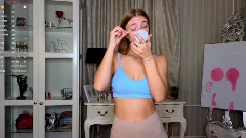 Anne online show from October 2025 08:00:02 AM