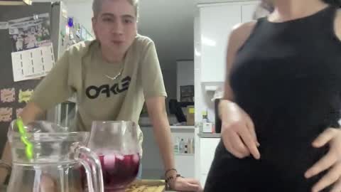 Cute friends online show from December 2025 01:43:01 AM