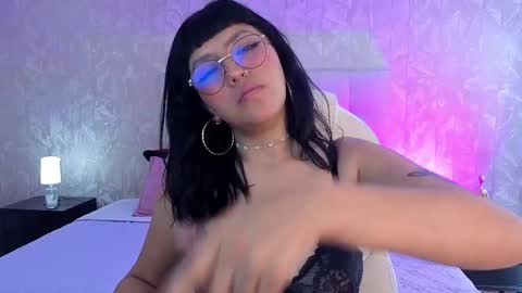 Snapshot of cute_hollywood chatting on April 2026 08:18:01 PM Sofa online show from April 2026 08:18:01 PM