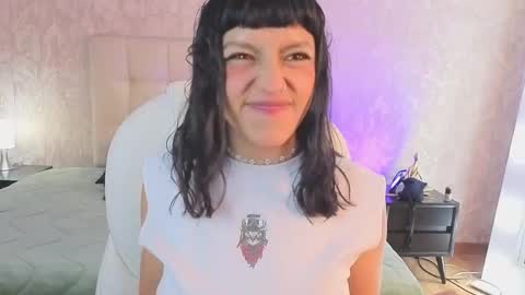 Snapshot of cute_hollywood chatting on May 2026 12:21:02 PM Sofa online show from May 2026 12:21:02 PM