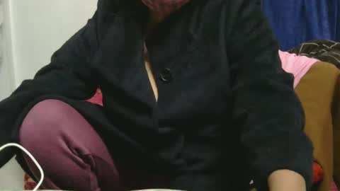 Snapshot of cute_kashmira99 chatting on January 2025 10:40:01 AM kashmira online show from January 2025 10:40:01 AM