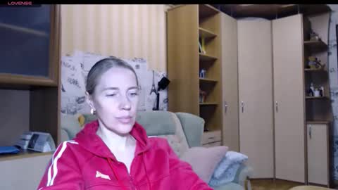 cute_lion_ online show from November 2025 06:23:02 PM