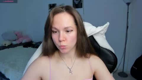 Emily online show from November 2025 04:03:01 AM