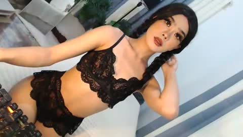 Snapshot of cute_maloi chatting on July 2026 10:24:01 AM Jane online show from July 2026 10:24:01 AM