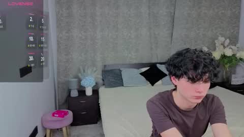 Mike online show from December 2025 07:45:02 PM