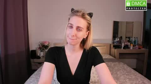 Snapshot of cute_milana chatting on May 2026 09:37:01 AM Milana online show from May 2026 09:37:01 AM