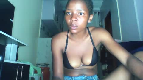 Snapshot of cute_sexy3 chatting on April 2026 11:00:01 PM SHARON online show from April 2026 11:00:01 PM