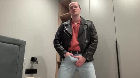 cute_skywalker online show from January 2026 05:27:02 PM