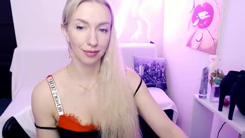 cute_smile_shy online show from February 2026 10:36:02 AM