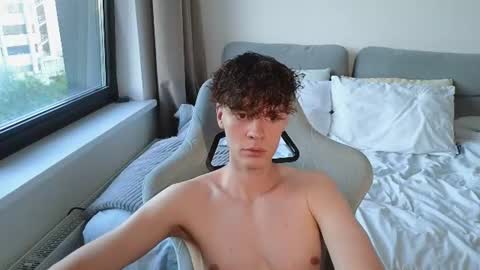 Snapshot of cute_thomas chatting on June 2026 05:37:02 PM Thomas - online show from June 2026 05:37:02 PM