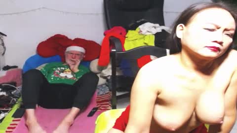 Snapshot of cuteandsexyone chatting on December 2024 05:34:01 PM CuteAndSexyOne Na and Brian online show from December 2024 05:34:01 PM