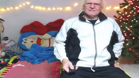 Snapshot of cuteandsexyone chatting on January 2025 06:12:02 PM CuteAndSexyOne Na and Brian online show from January 2025 06:12:02 PM