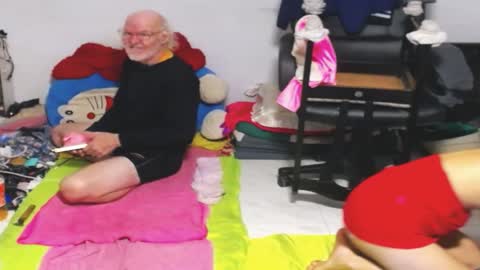 Snapshot of cuteandsexyone chatting on January 2025 04:44:01 AM CuteAndSexyOne Na and Brian online show from January 2025 04:44:01 AM