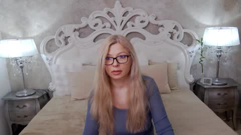 cuteangelina18 online show from February 2026 03:43:01 PM