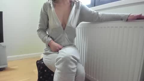 Anne-Marie  online show from March 2025 07:32:02 AM