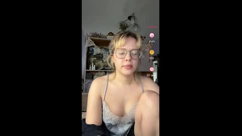 Snapshot of cuteasfuck_ chatting on March 2025 10:35:01 AM Amy online show from March 2025 10:35:01 AM