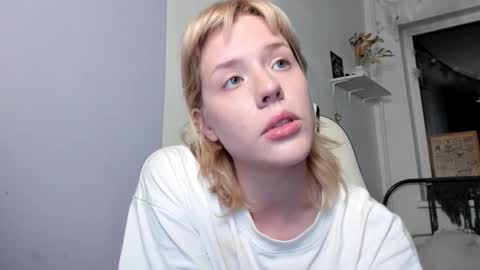 Snapshot of cuteasfuck_ chatting on October 2025 02:14:01 PM Amy online show from October 2025 02:14:01 PM