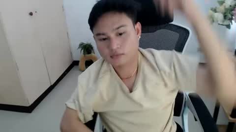 cuteasianlee online show from December 2025 05:34:01 AM