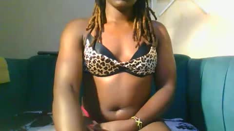 Cuteberry87 online show from April 2026 06:32:02 PM