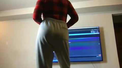 Snapshot of cutebutt_17 chatting on January 2025 01:38:02 AM cutebutt_17 online show from January 2025 01:38:02 AM