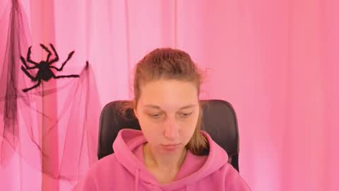 Elli online show from November 2025 10:58:02 AM