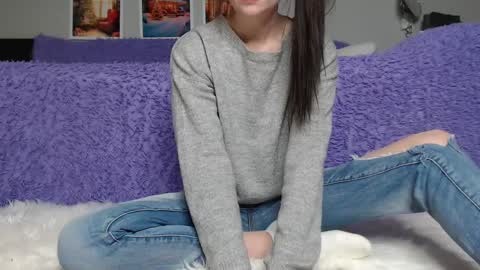 Snapshot of cuteemouse chatting on December 2024 12:06:01 PM Anna online show from December 2024 12:06:01 PM