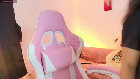Snapshot of cutejess45 chatting on May 2026 06:49:01 PM tell me jess online show from May 2026 06:49:01 PM