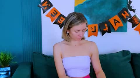 cutemirage online show from October 2025 02:51:02 PM