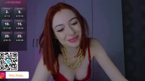 Snapshot of cuteroxyfoxyy chatting on November 2025 03:58:01 PM Roxy online show from November 2025 03:58:01 PM