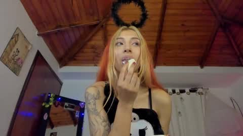 cuteweed420 online show from December 2024 06:50:02 AM