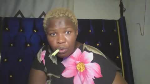 cutey_mellanin online show from September 2025 03:28:02 PM