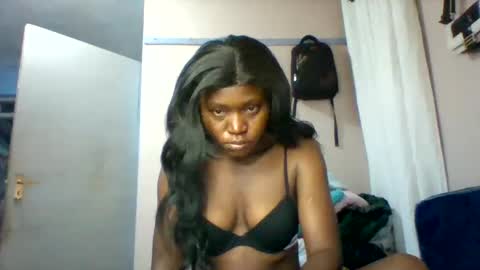 cutezola online show from December 2025 03:03:01 AM