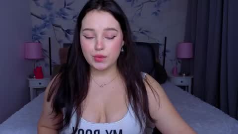 Nika  online show from November 2025 11:07:02 PM