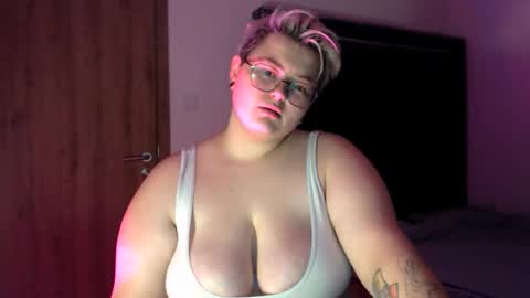 Sophie  Lilith online show from November 2025 07:13:02 PM