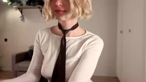 Snapshot of cutieeeeva chatting on November 2025 04:29:01 PM E online show from November 2025 04:29:01 PM