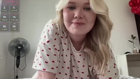 Snapshot of cutiejulie_ chatting on May 2026 06:22:01 AM Julie online show from May 2026 06:22:01 AM