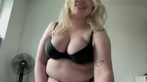 Snapshot of cutiejulie_ chatting on May 2026 04:14:01 PM Julie online show from May 2026 04:14:01 PM