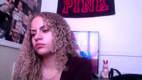 cutiekaylee online show from October 2025 11:38:01 PM