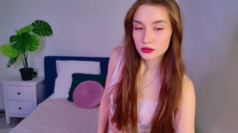 Vivienne online show from March 2026 01:59:02 PM