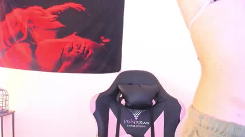 cel I am independent Help me reach 200 thumbs up uwu online show from December 2025 06:21:01 AM